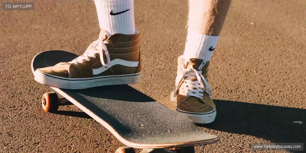 「从球衣到签名纪念品,你的热爱值得专属收藏!🎯点击探索,把偶像带回家!」